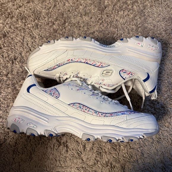 Women’s sketchers - Picture 1 of 3